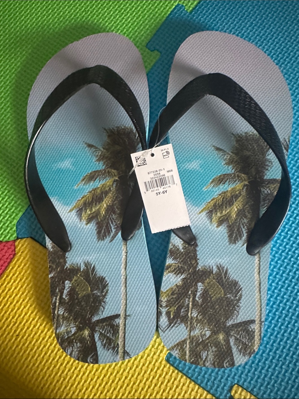 Old Navy Boys Palm Tree Print Flip Flops in Black and Sky Blue